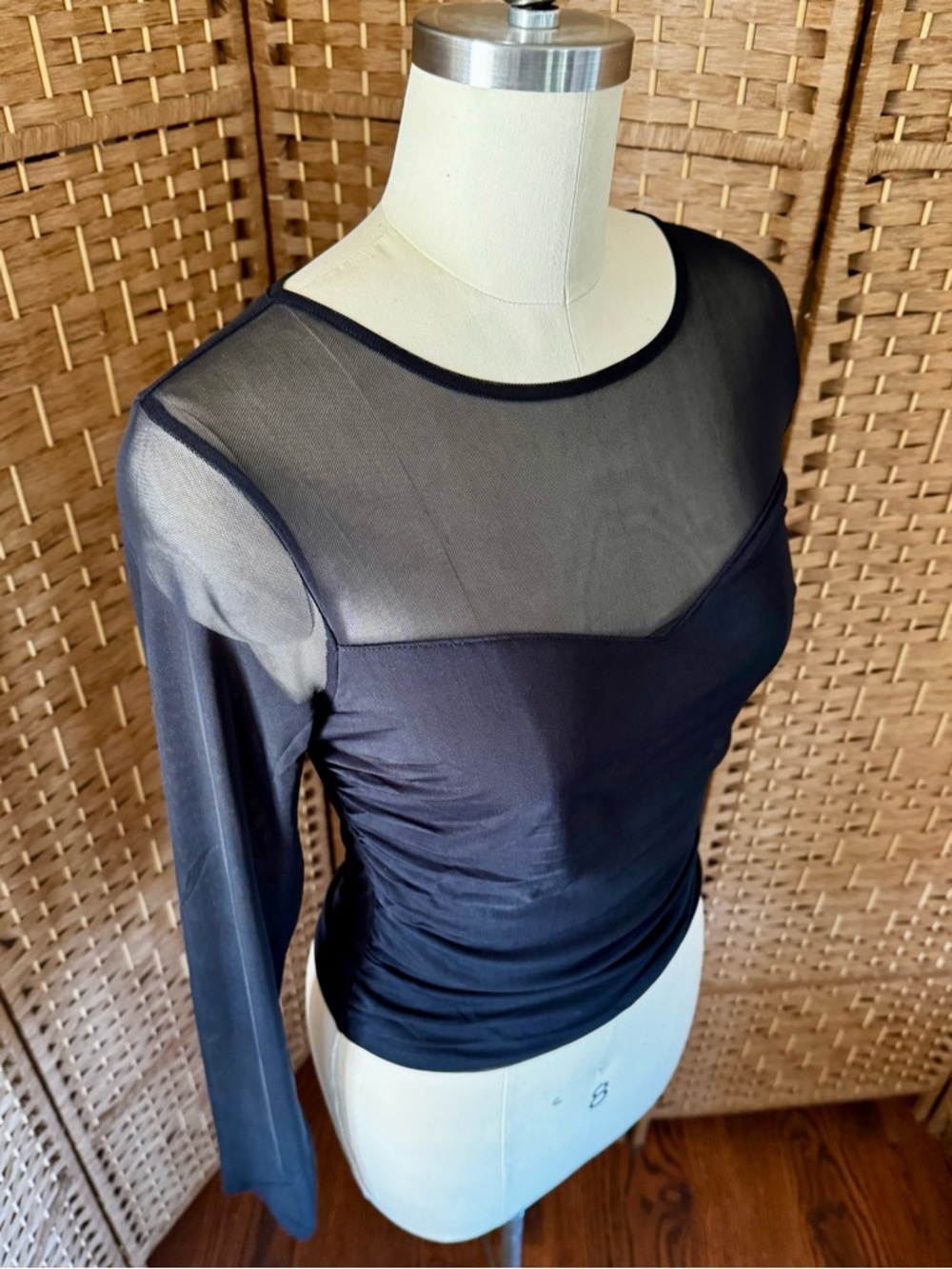 NWT Evolutionary black mesh side ruched top L - Picture 4 of 13